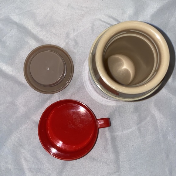 Disney Magic Kingdom thermos. - Picture 4 of 11